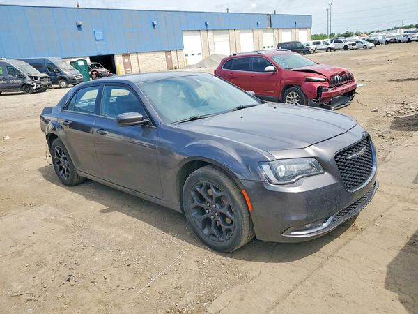 2019 CHRYSLER 300