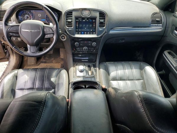2019 CHRYSLER 300