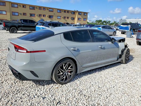 2023 KIA STINGER