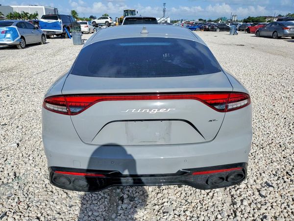 2023 KIA STINGER