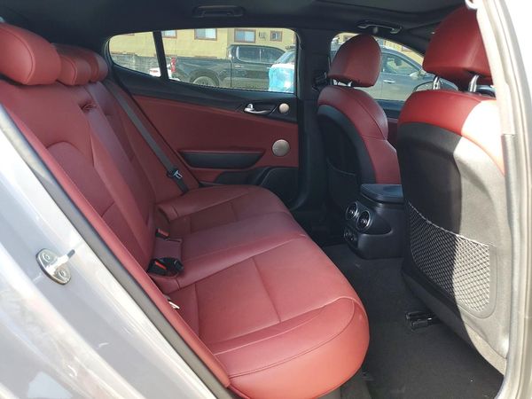 2023 KIA STINGER