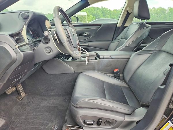 2021 LEXUS ES 300h Premium