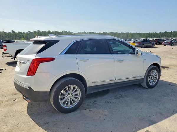 2017 CADILLAC XT5