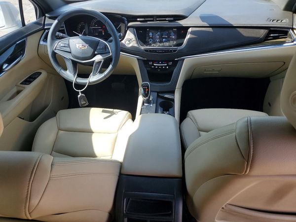 2017 CADILLAC XT5