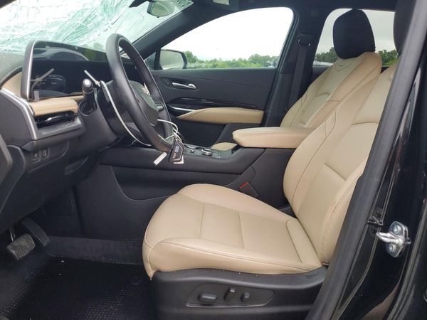 2024 CADILLAC XT4 Luxury