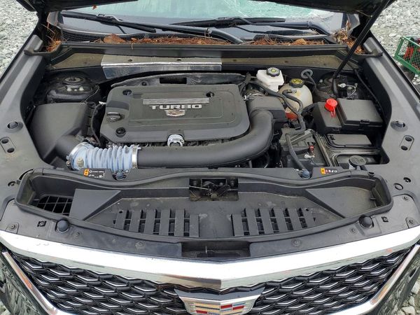 2024 CADILLAC XT4 Luxury
