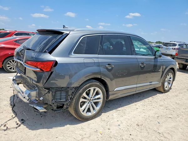 2025 AUDI Q7 quattro Premium Plus