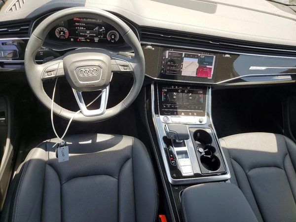2025 AUDI Q7 quattro Premium Plus