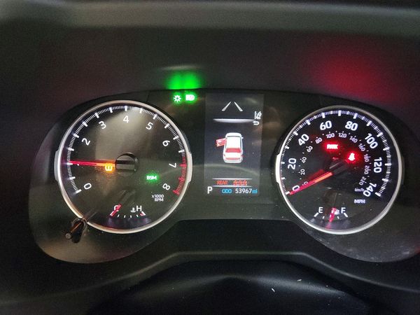 2021 TOYOTA RAV4 XLE