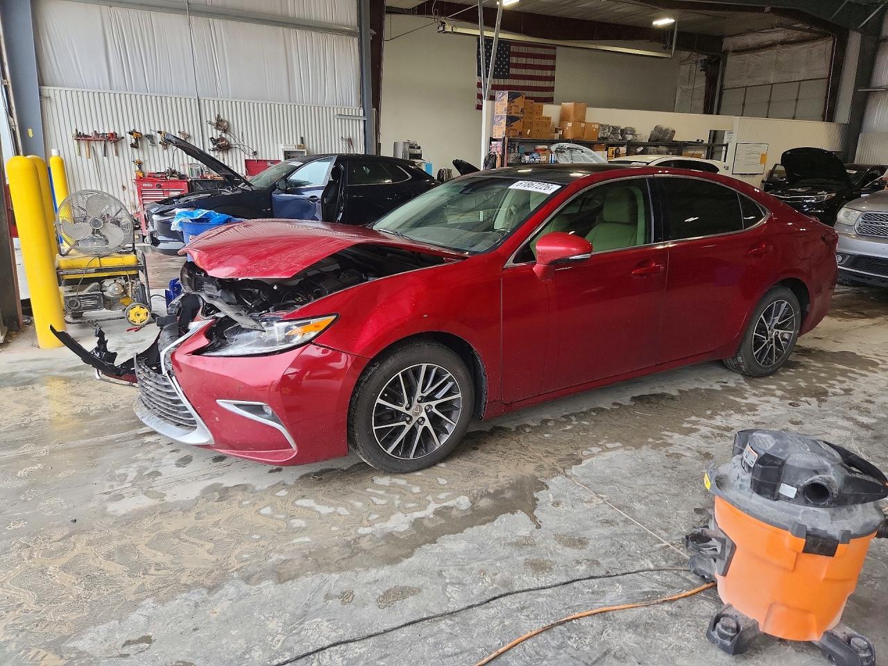 2017 LEXUS ES