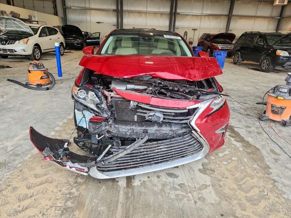 2017 LEXUS ES