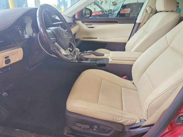 2017 LEXUS ES