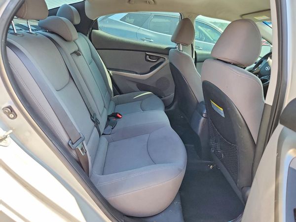 2014 HYUNDAI ELANTRA GLS (Middle)