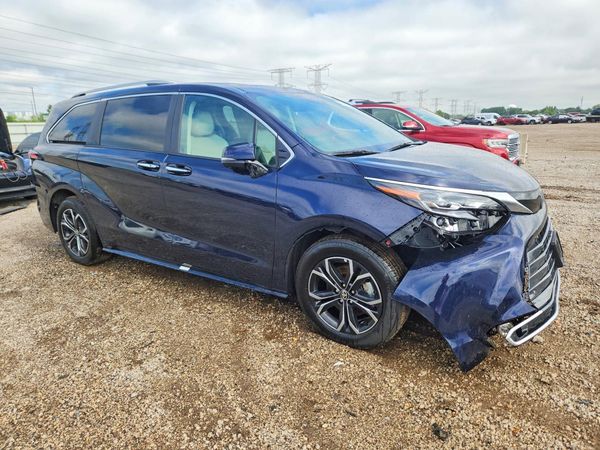 2025 TOYOTA SIENNA Platinum