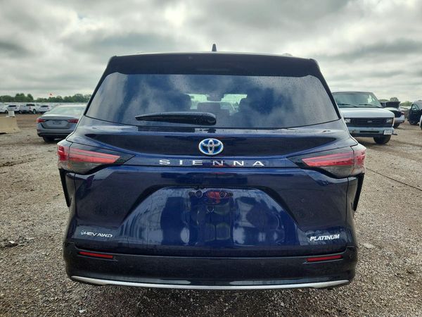 2025 TOYOTA SIENNA Platinum