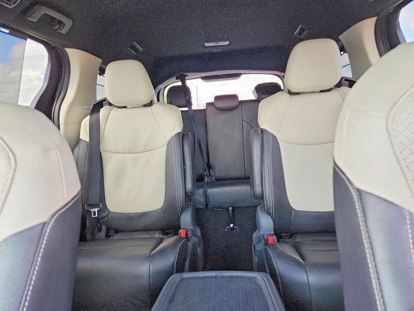 2025 TOYOTA SIENNA Platinum