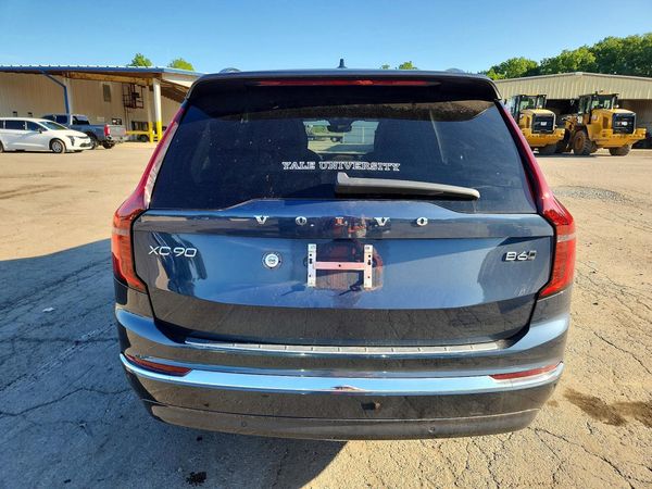 2025 VOLVO XC90 Core
