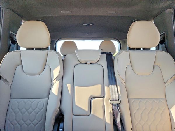 2025 VOLVO XC90 Core