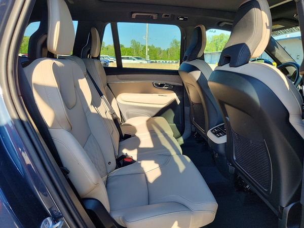 2025 VOLVO XC90 Core