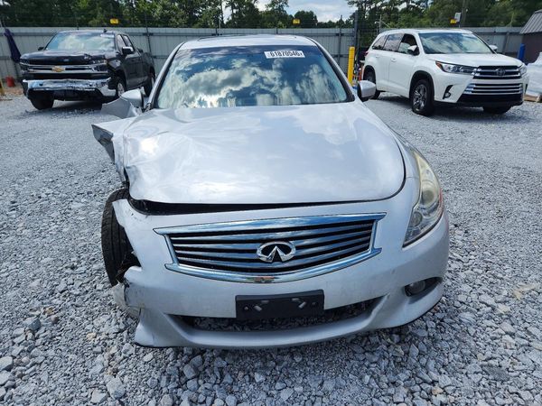 2015 INFINITI Q40