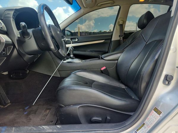 2015 INFINITI Q40