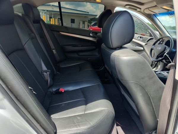 2015 INFINITI Q40