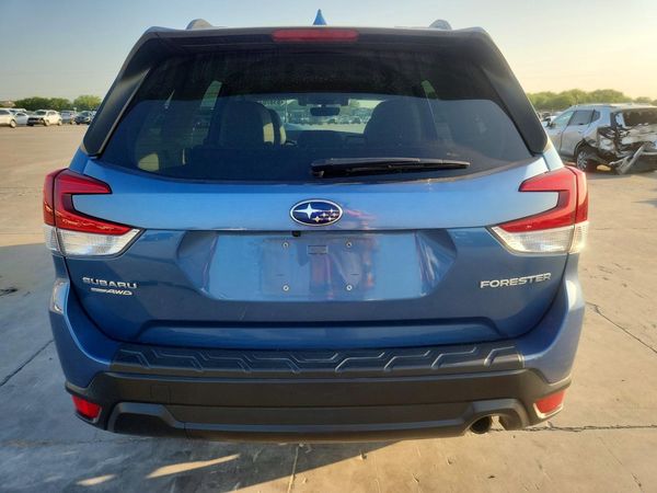 2021 SUBARU FORESTER Limited