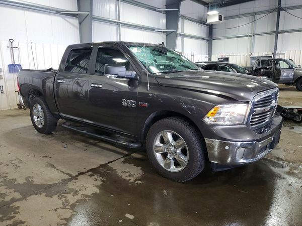 2018 RAM 1500 SLT CREW CAB 4X4