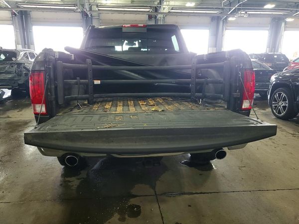 2018 RAM 1500 SLT CREW CAB 4X4