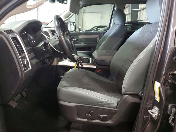 2018 RAM 1500 SLT CREW CAB 4X4