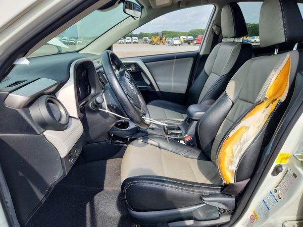 2017 TOYOTA RAV4 XLE