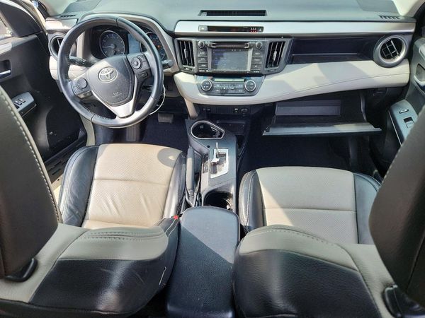 2017 TOYOTA RAV4 XLE