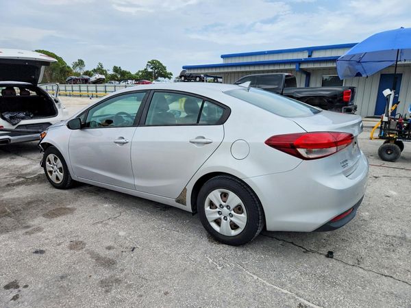2017 KIA FORTE