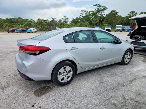 2017 KIA FORTE