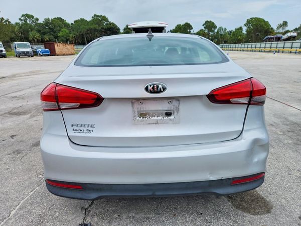 2017 KIA FORTE