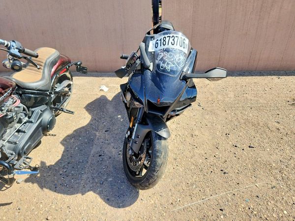 2024 YAMAHA YZFR1