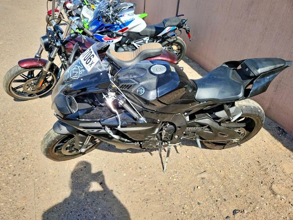 2024 YAMAHA YZFR1