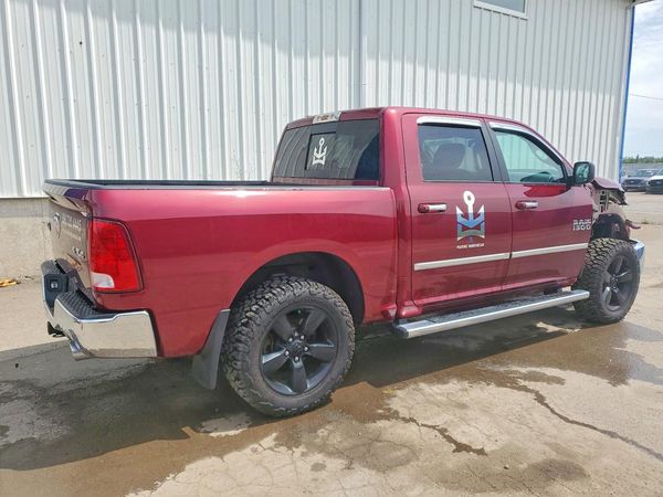 2017 RAM 1500 SLT CREW CAB 4X4