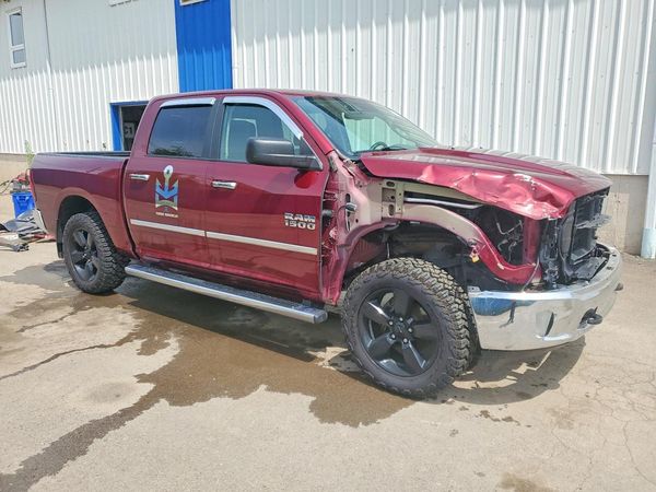 2017 RAM 1500 SLT CREW CAB 4X4