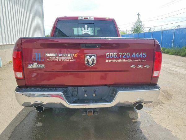 2017 RAM 1500 SLT CREW CAB 4X4
