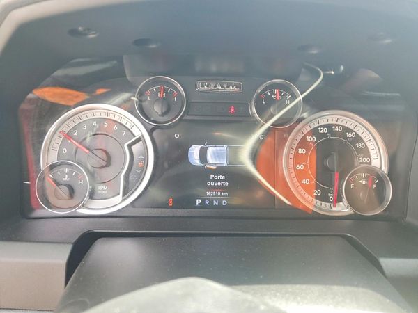 2017 RAM 1500 SLT CREW CAB 4X4