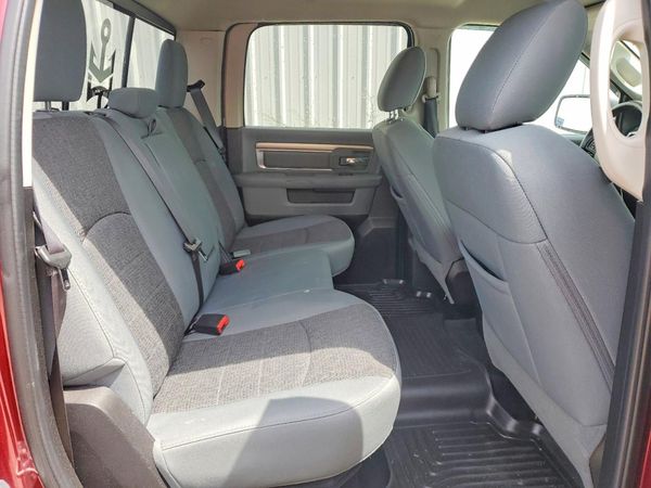2017 RAM 1500 SLT CREW CAB 4X4