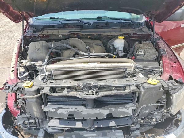 2017 RAM 1500 SLT CREW CAB 4X4