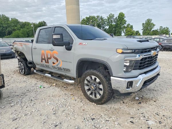 2024 CHEVROLET SILVERADO LT — Passenger 3/4