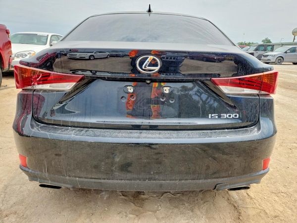 2018 LEXUS IS 300