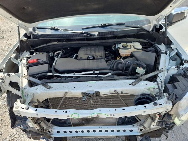 2023 CHEVROLET SILVERADO LT — Engine bay