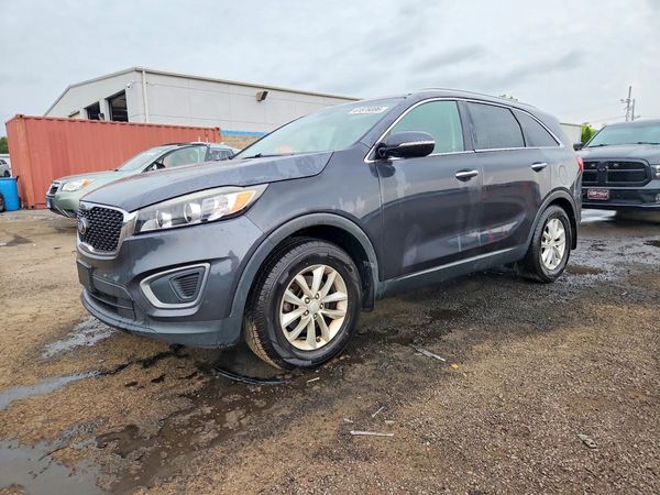 2016 KIA SORENTO L / LX