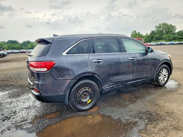 2016 KIA SORENTO L / LX