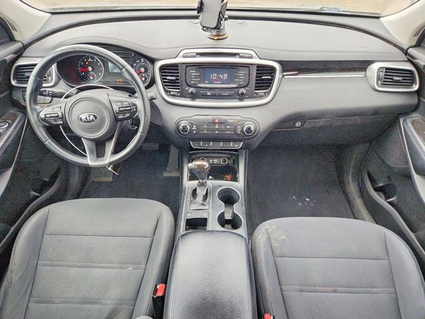 2016 KIA SORENTO L / LX