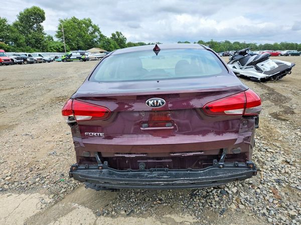 2018 KIA FORTE LX Base